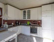 K�che im Untergeschoss mit Ausgang zur Terrasse Ihr Traumhaus (ca. 178 m�) am Elbhang**f�r bis zu 3 Parteien durch m�gliche Erweiterung um 140 m�