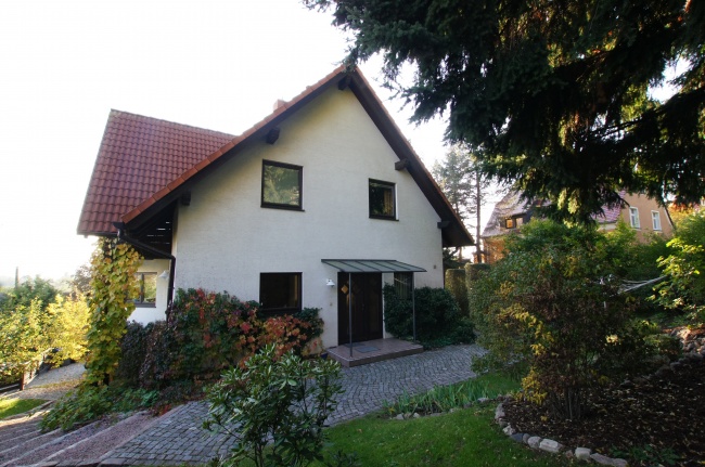 Haupteingang Haus Dresden / Pillnitz