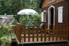 Terrasse am Gartenhaus Idyllisches Grundst�ck mit zwei Bungalows und gro�em Schuppen! Erholung pur! Ideal f�r Familien!
