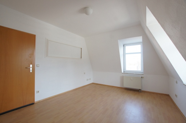 Schlafzimmer Dachgeschosswohnung Dresden, L�btau-S�d