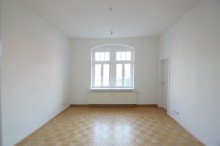 Schlafzimmer Attraktive Kapitalanlage mit Einbauk�che, Parkett und Altbaucharme