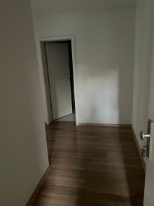 Flur Sch�n geschnittene 2 Zimmer mit Balkon! Gut vermietet! 4,5 % Rendite!