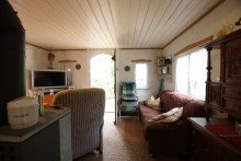 Wohnbereich Idyllisches Grundst�ck mit zwei Bungalows und gro�em Schuppen! Erholung pur! Ideal f�r Familien!