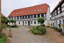 Haupthaus Historischer Vierseithof**10%  Rendite**605 m� Wohnfl�che**1.400 m� Ausbaureserve**4.080 m� Grund