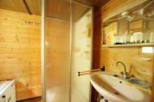 Badbereich neueres Gartenhaus Idyllisches Grundst�ck mit zwei Bungalows und gro�em Schuppen! Erholung pur! Ideal f�r Familien!