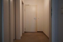 Flur (mit Wohnungseingangst�re) 2 Raum-Wohnung (55 m�) in Mei�en-C�lln**Terrasse+Privatgarten**TG-Stellplatz**Aufzug**altersgerecht