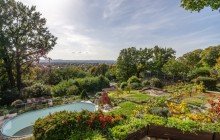 Pool und Treppenaufgang zum Haus Ihr Traumhaus (ca. 178 m�) am Elbhang**f�r bis zu 3 Parteien durch m�gliche Erweiterung um 140 m�