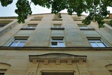 Frontansicht RE/MAX-frisch renovierte, bezugsfreie 2-Zimmerwohnung N�he Wasaplatz