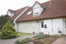Hausansicht RE/MAX **H�bsches Reihenmittelhaus f�r Familien**Top gepflegt**sofort einzugsbereit++