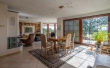 Wohnen im Untergeschoss mit Kamin und Austritt zur Terrasse Ihr Traumhaus (ca. 178 m�) am Elbhang**f�r bis zu 3 Parteien durch m�gliche Erweiterung um 140 m�