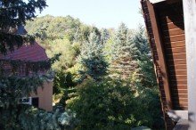Ausblick vom Westbalkon Idyllisch gelegenes Einfamilienhaus mit Einliegerwohnung und 20 Obstsorten im Garten