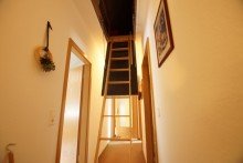 Zugtreppe zum Spitzboden RE/MAX **H�bsches Reihenmittelhaus f�r Familien**Top gepflegt**sofort einzugsbereit++