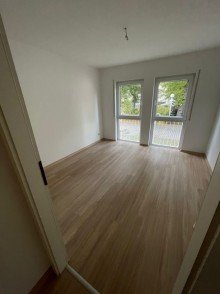 Schlafzimmer Sch�n geschnittene 2 Zimmer mit Balkon! Gut vermietet! 4,5 % Rendite!